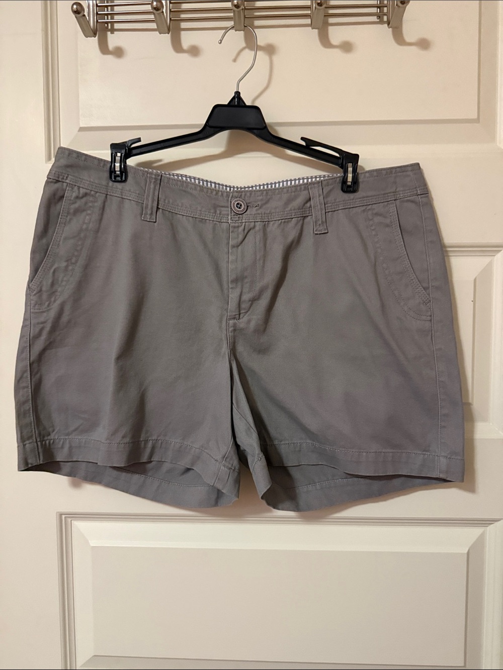 Natural Reflections Classic Women's Casual Shorts in Gray